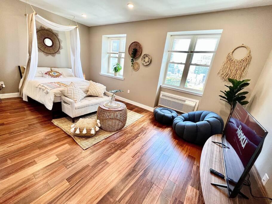 Apartment 503 Bohemian Romance In Center *